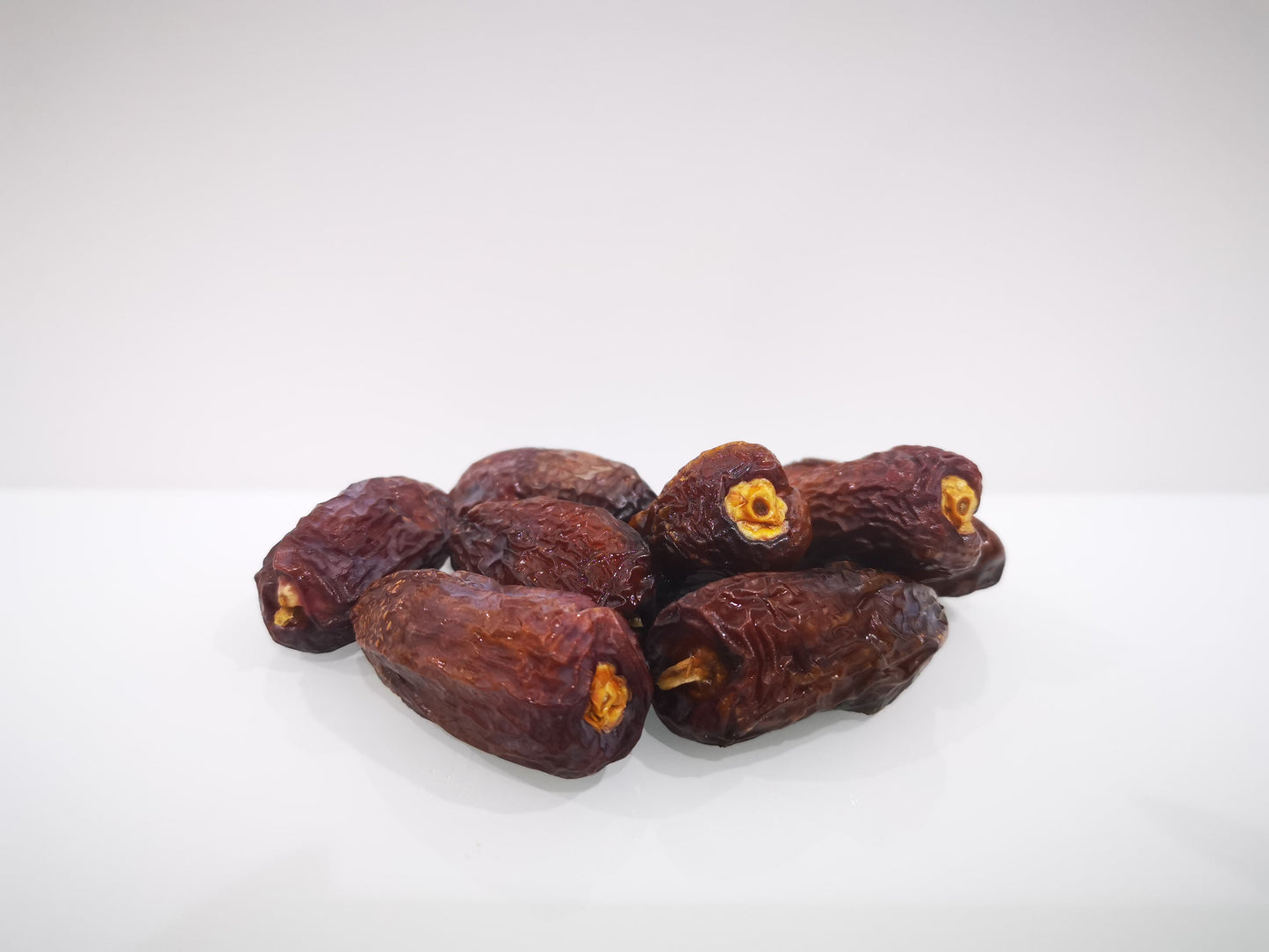 Anbara Dates 1 Kg عنبرة المدينة