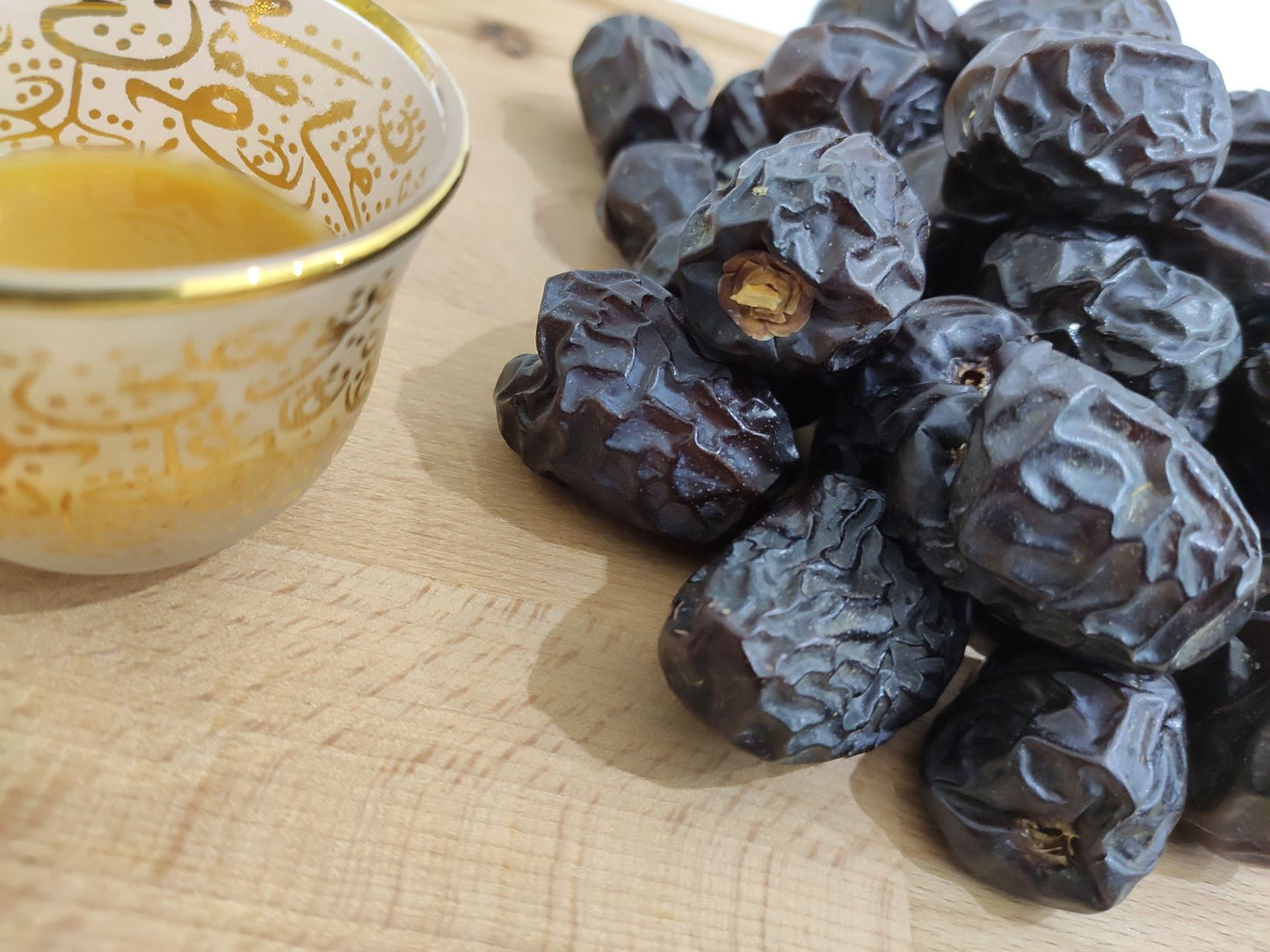 Ajwa Dates VIP  1 Kg عجوة المدينة المنورة الفاخرة